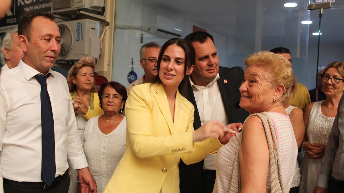 Dalaman Belediye Başkanı Sezer Durmuş YENİ Parti'ye katıldı — Sözcü haberinde yayımlanan fotoğraf