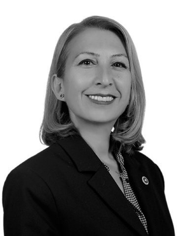 Süreyya Öneş Derici portresi