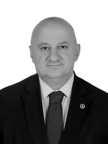 Uğur Bayraktutan portresi